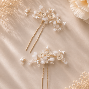 camellia gold bruidshaaraccessoire van natuursteentjes