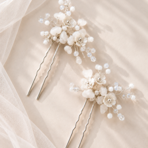 bruidsaccessoire met witte natuursteentjes
